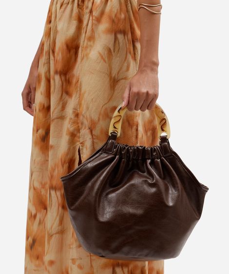 bolsa feminina shoulder com alça de mão em resina marrom