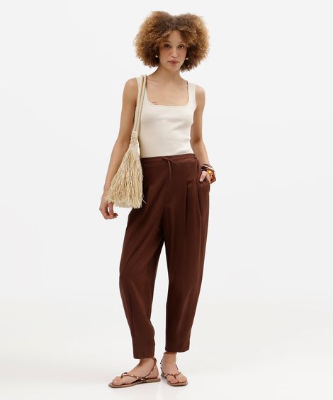 calça balloon feminina com linho e pregas marrom