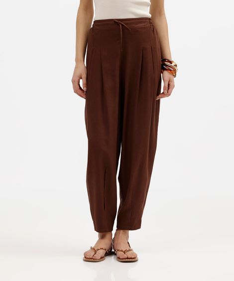 calça balloon feminina com linho e pregas marrom