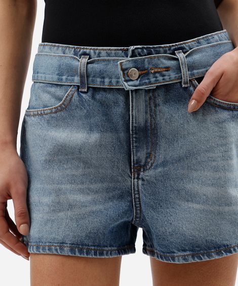 short boy feminino jeans cintura média com cinto azul