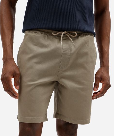 bermuda masculina relaxed de sarja com cós elástico e amarração verde