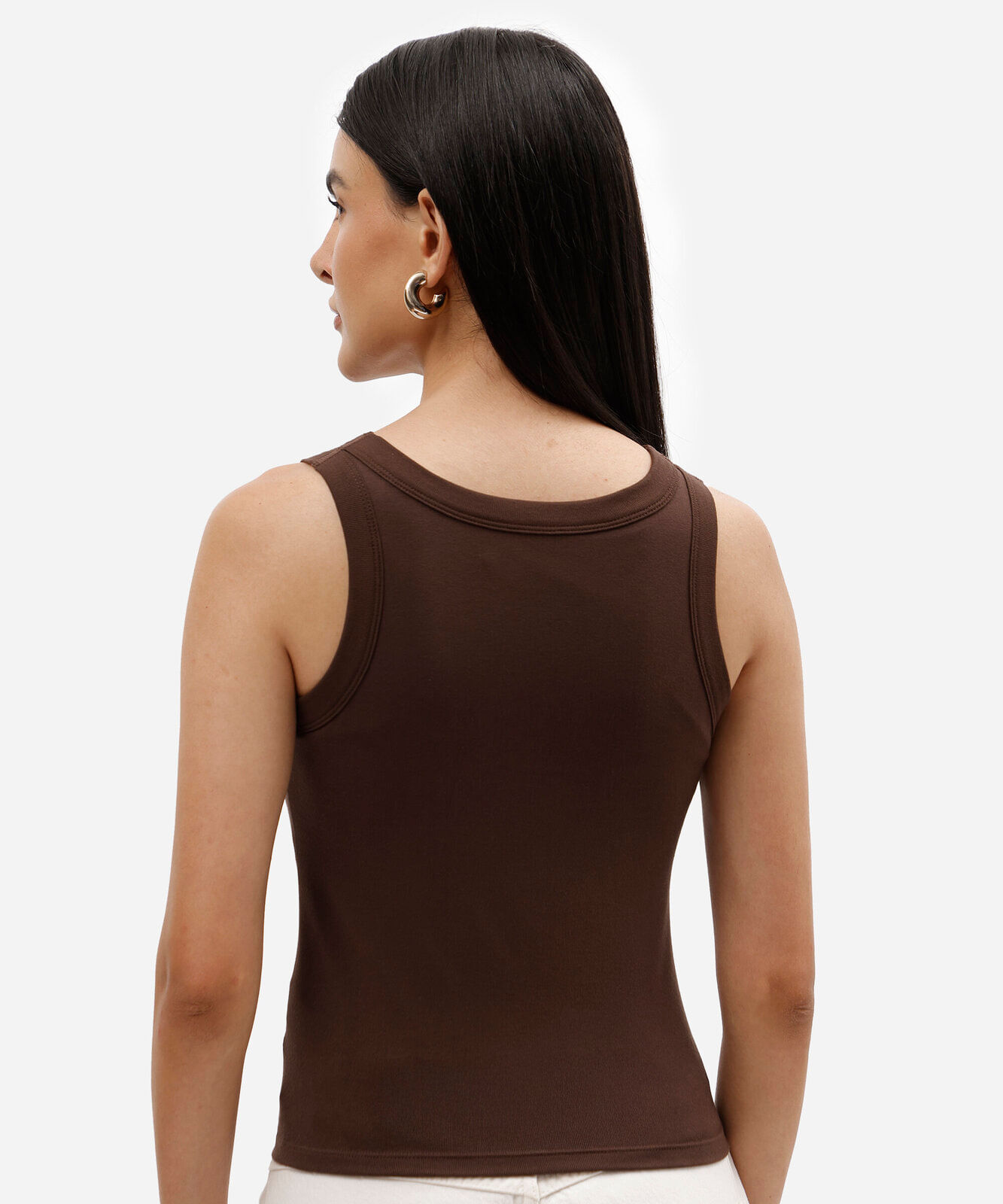 regata feminina cropped com bojo marrom