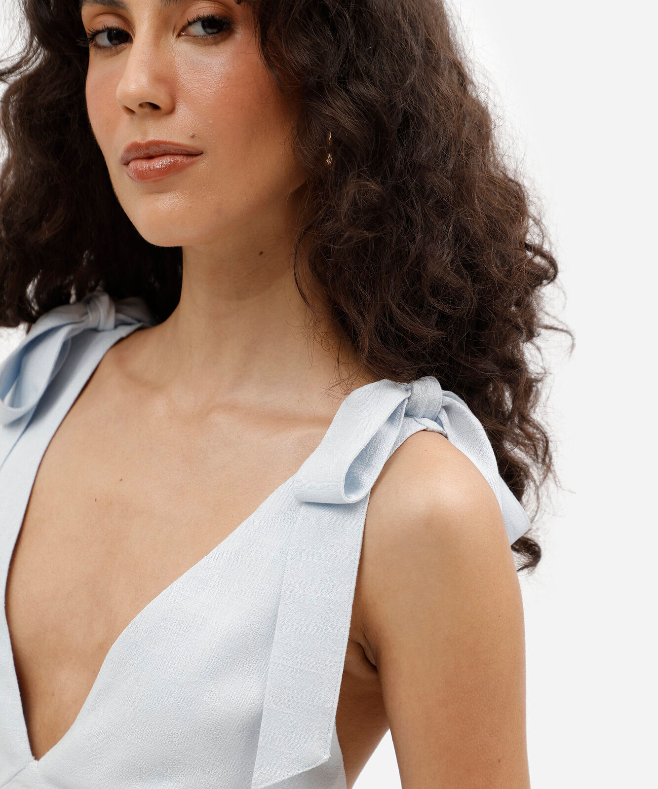 blusa feminina com linho e amarração decote v azul