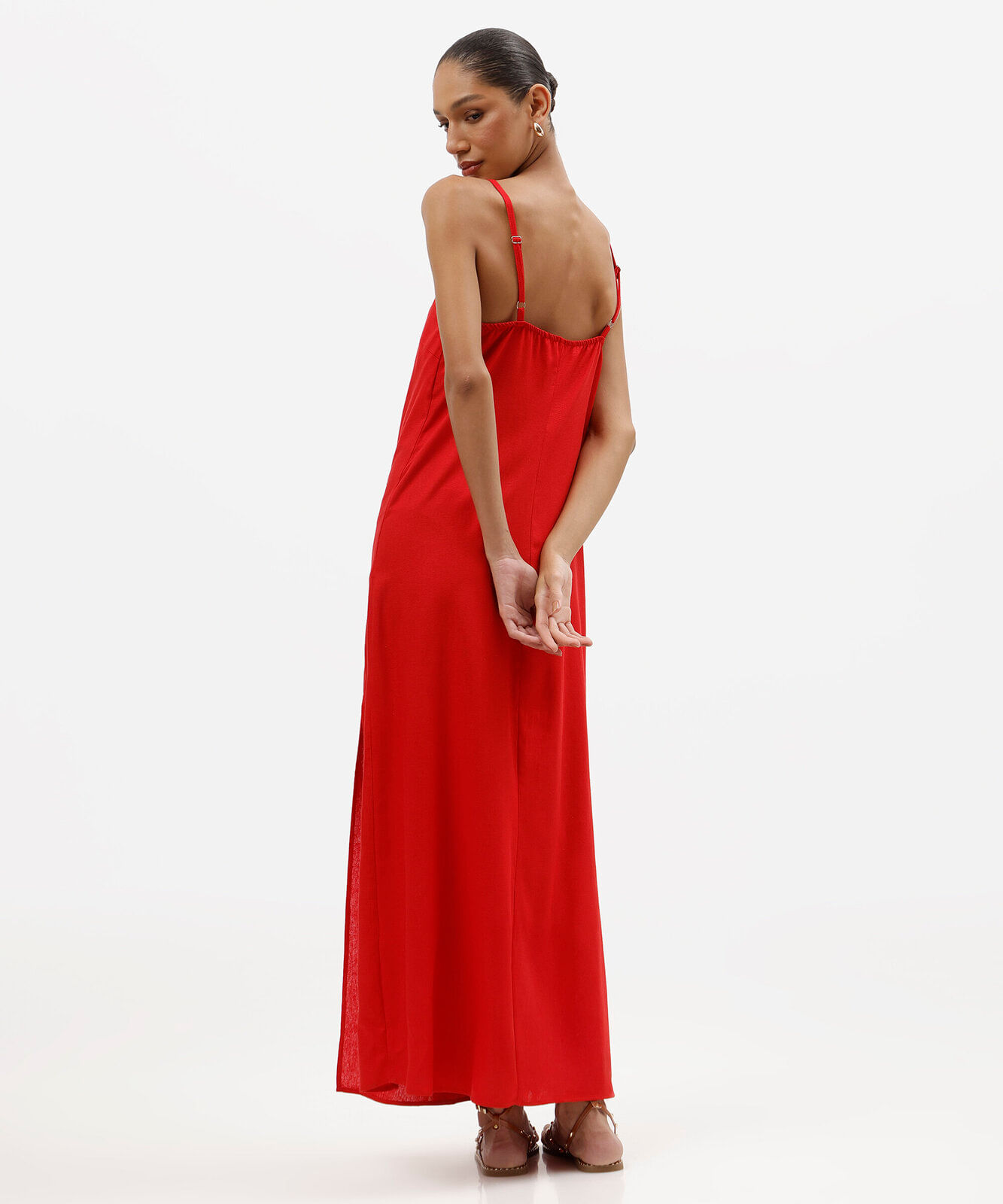 vestido longo feminino com linho e fenda vermelha
