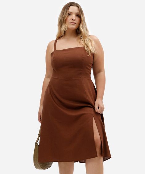 vestido midi com linho e fenda plus size marrom