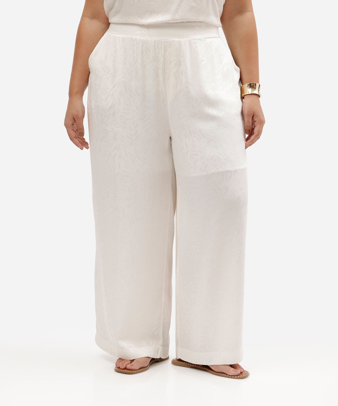 calça reta feminina cós elástico acetinada plus size off white