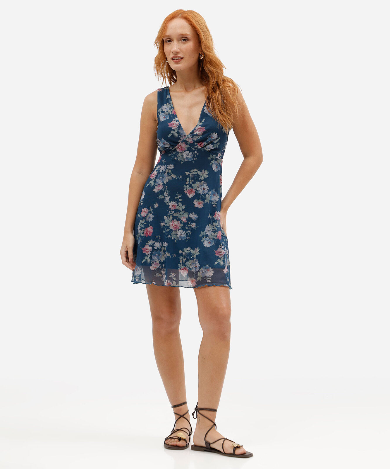 vestido curto feminino de tule decote v floral azul