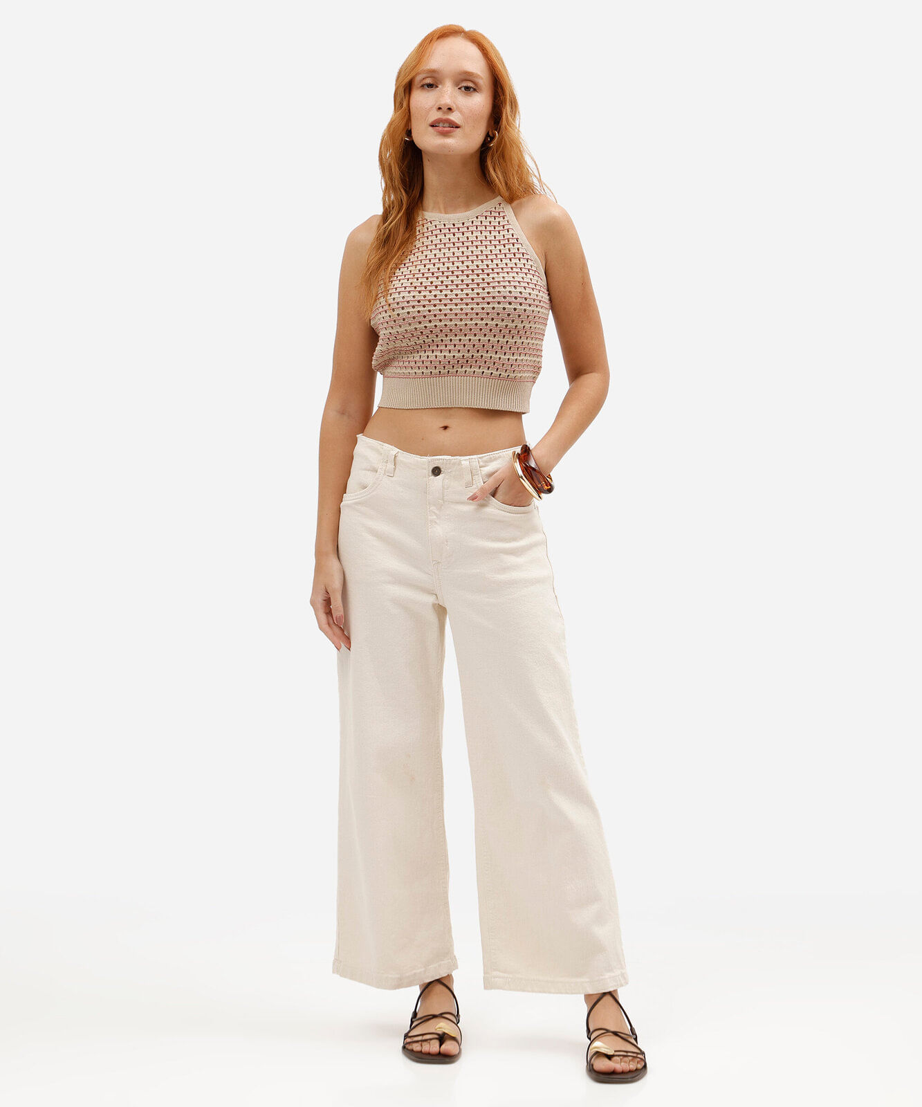 regata cropped feminina de tricot halterneck listrada bege