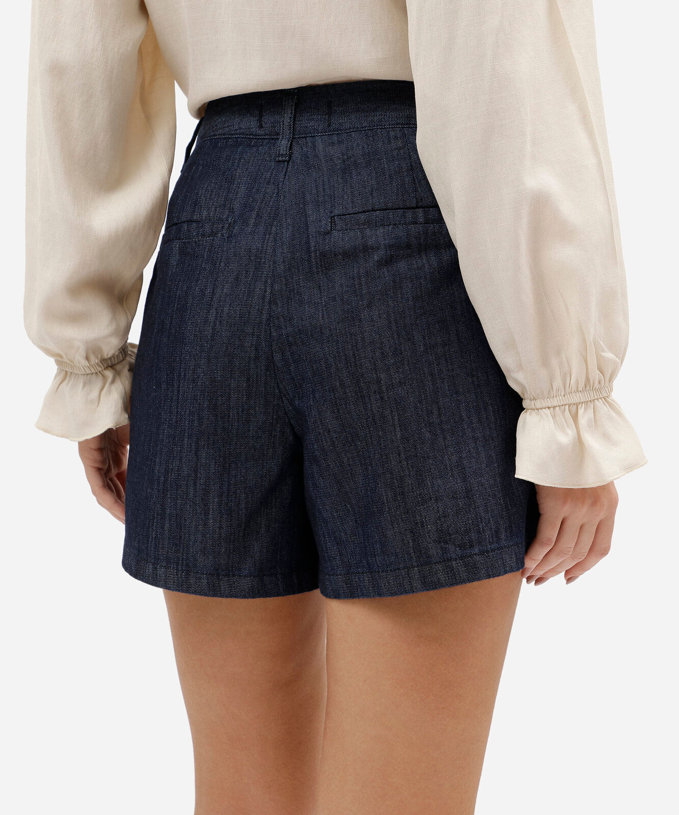 short curto feminino jeans de alfaiataria azul