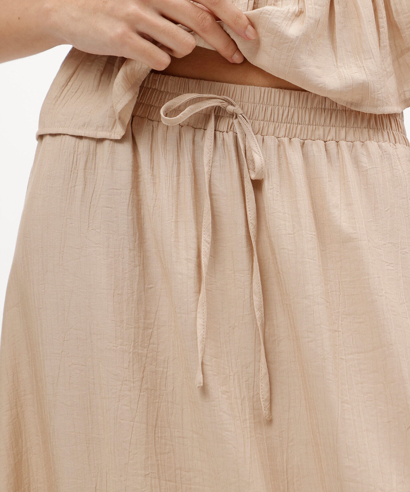 saia midi feminina com viscose cós elástico texturizada bege