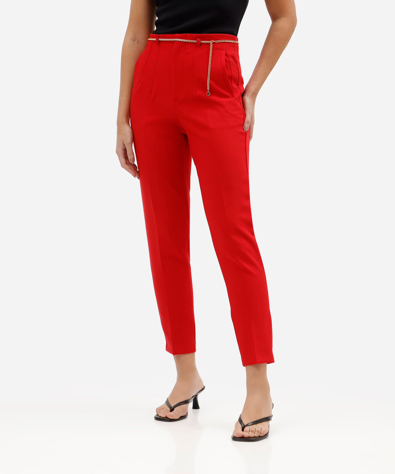 calça de alfaiataria feminina com nervuras e corrente vermelho