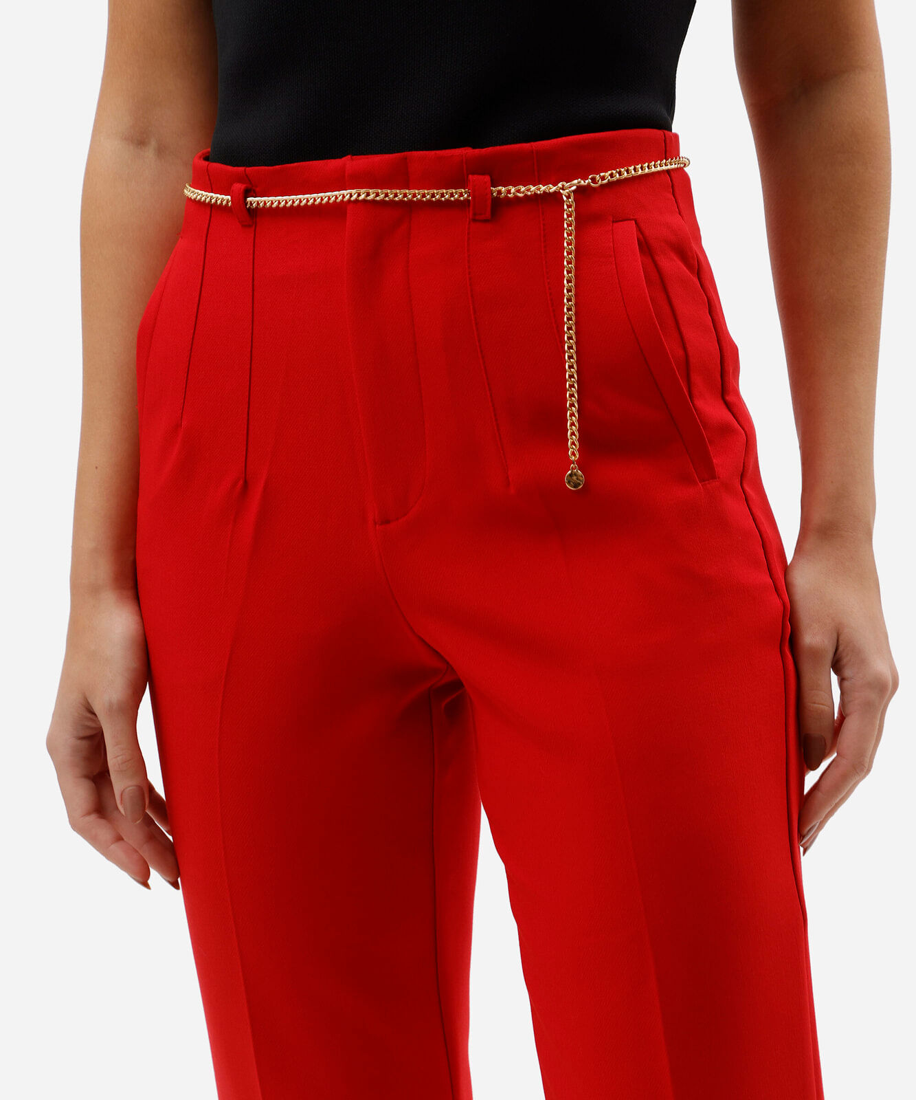 calça de alfaiataria feminina com nervuras e corrente vermelho