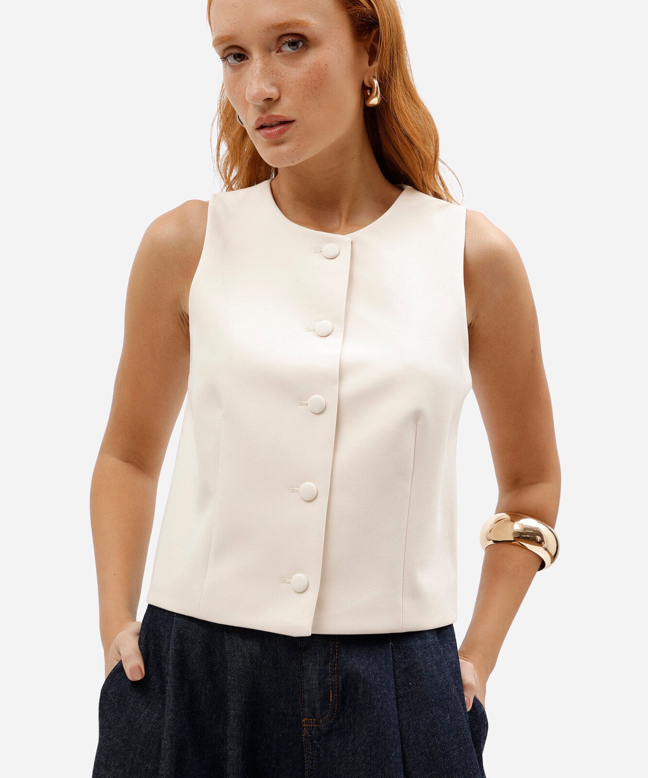 colete feminino de alfaiataria com decote redondo off white