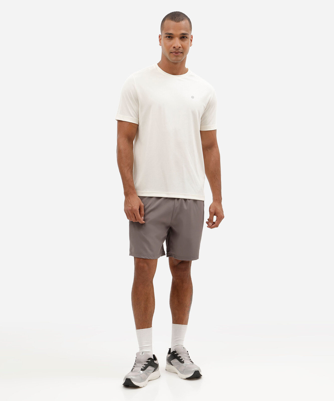 camiseta esportiva masculina manga curta off white