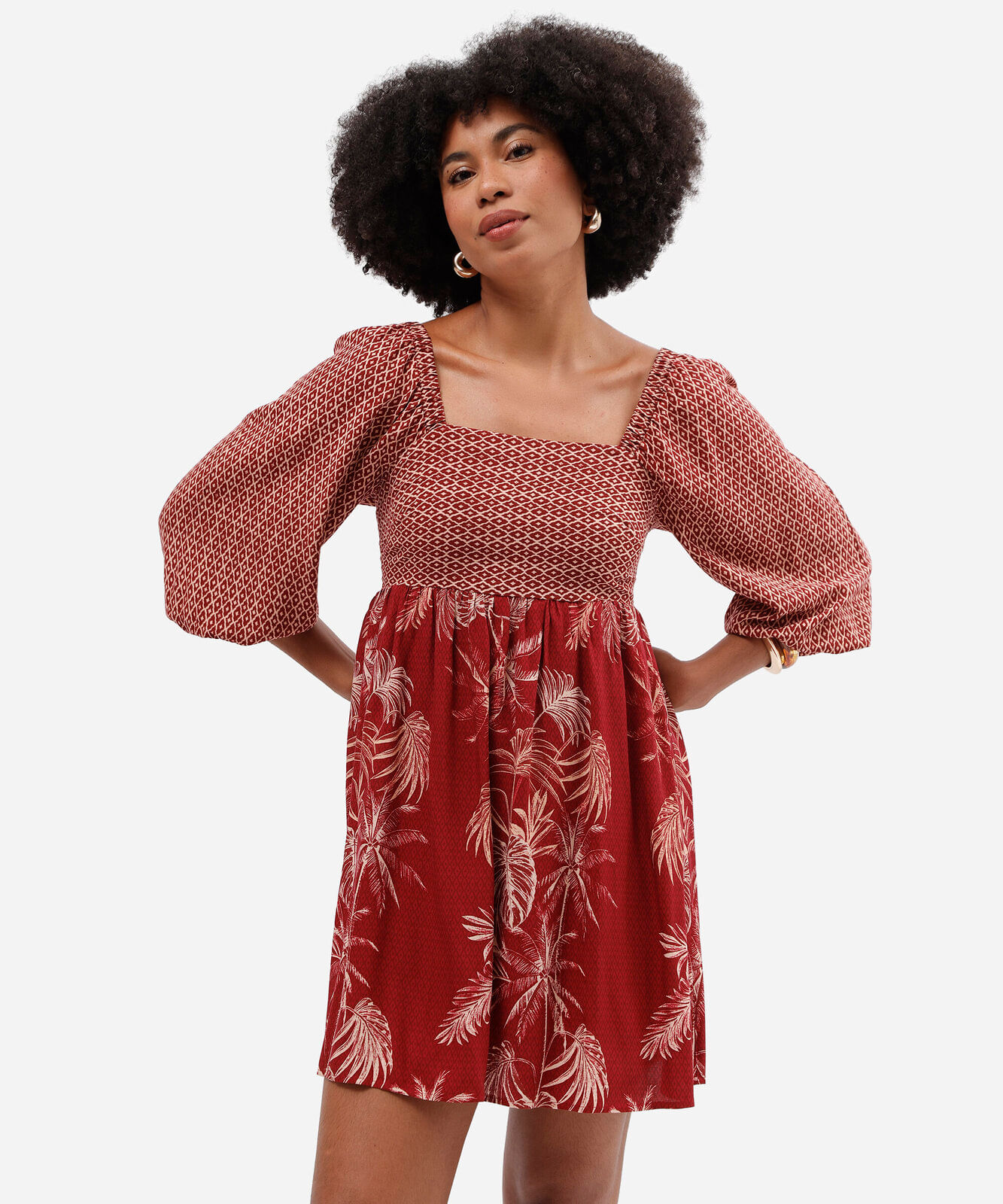 vestido curto feminino com manga bufante e estampa mista de viscose vermelho