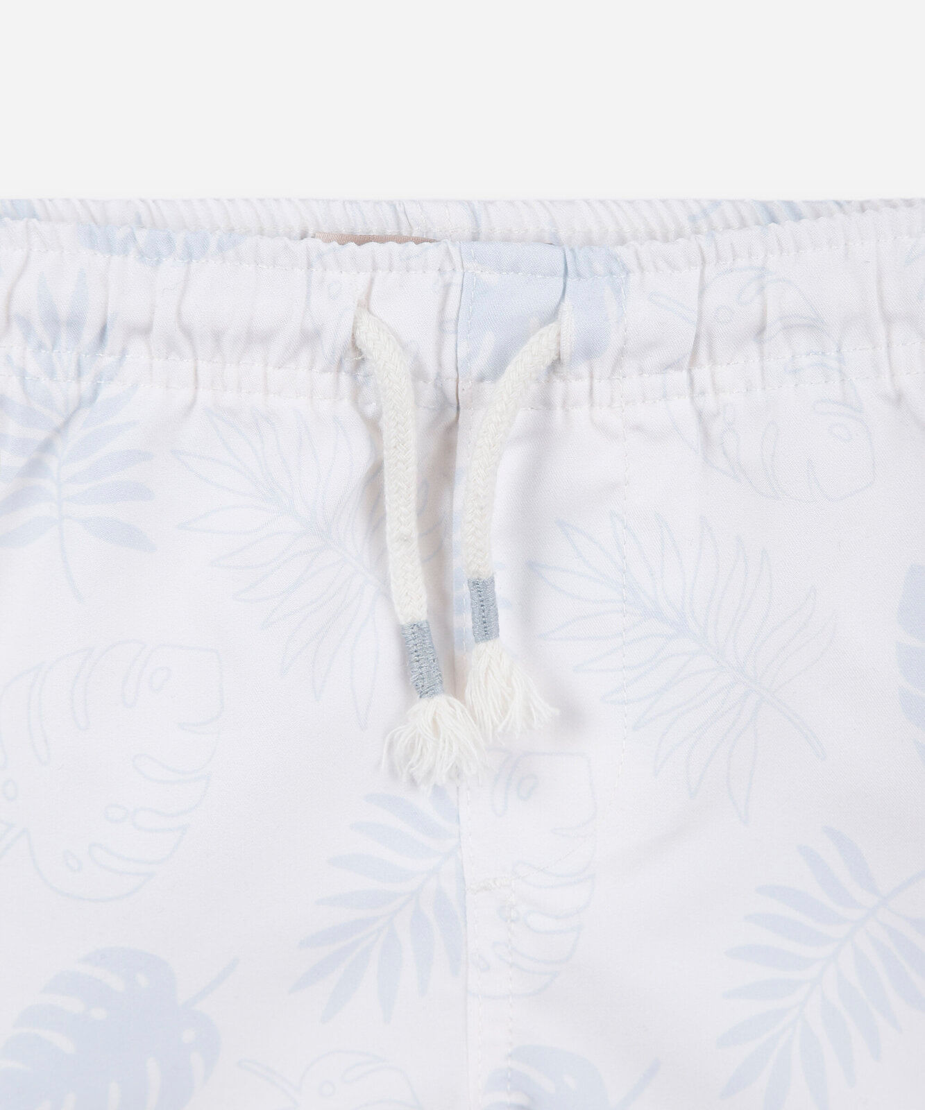 conjunto curto infantil menino com camiseta de tubarão e short listrado azul
