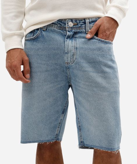 bermuda jeans masculina slim destroyed com barra desfiada jeans azul