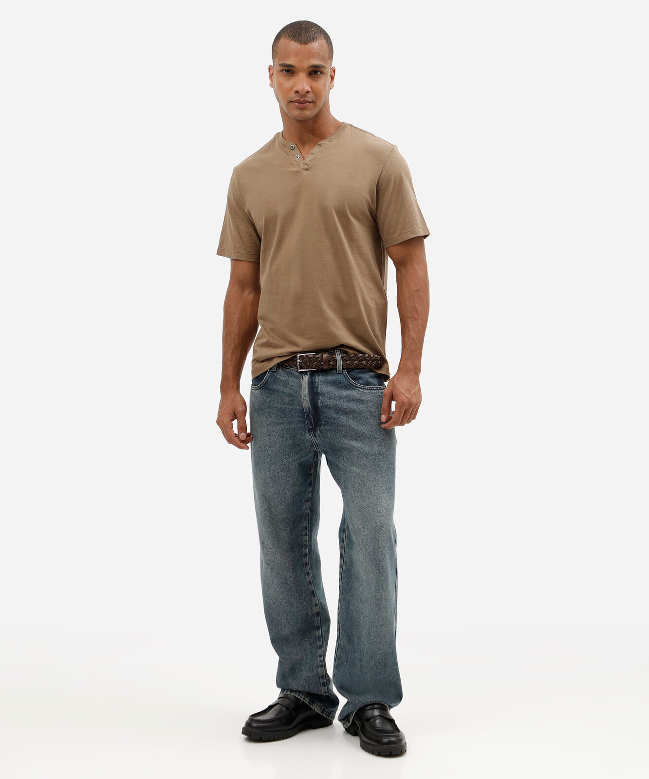 camiseta masculina comfort em algodão com gola portuguesa bege