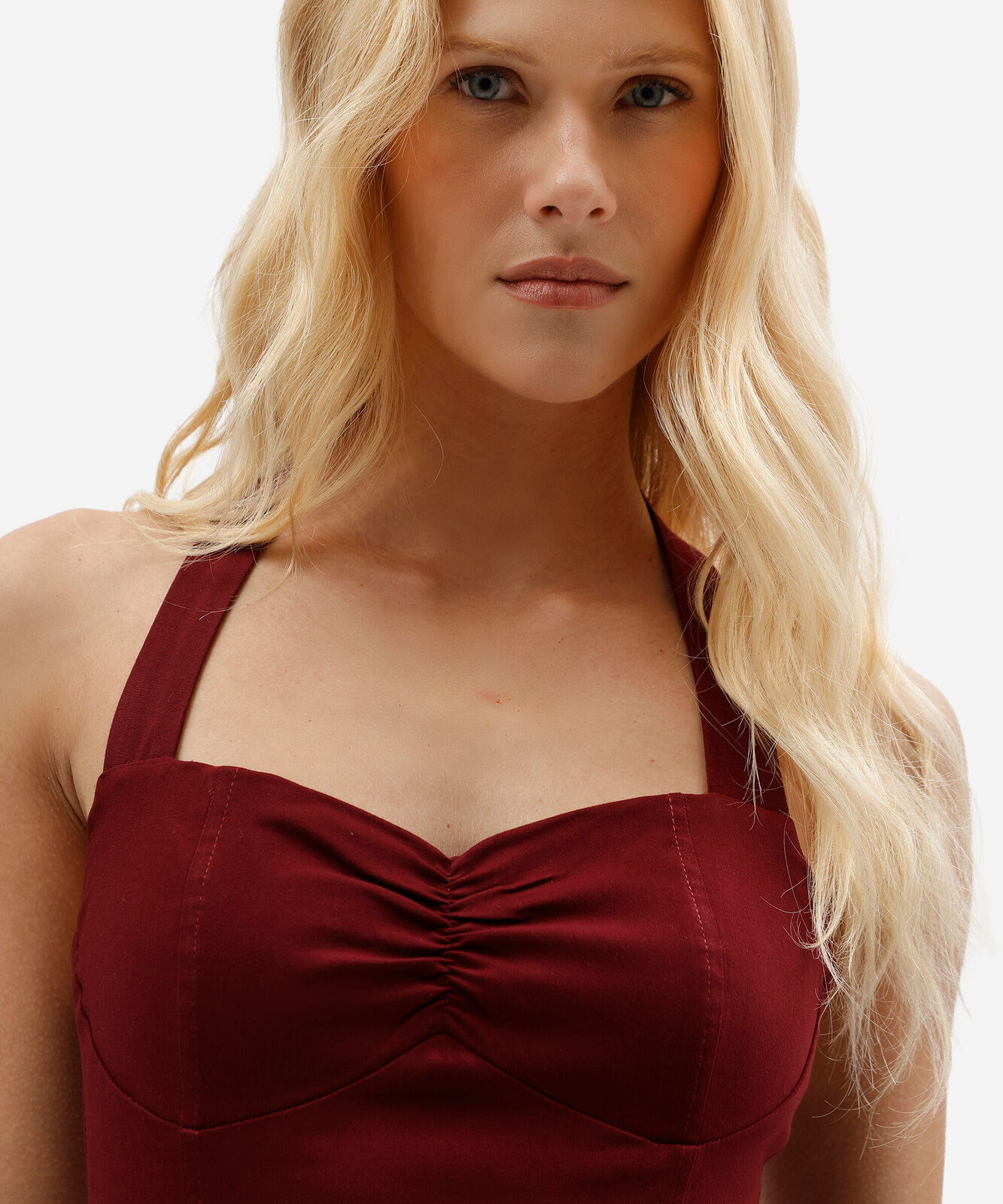 vestido midi feminino frente única com busto estruturado vinho