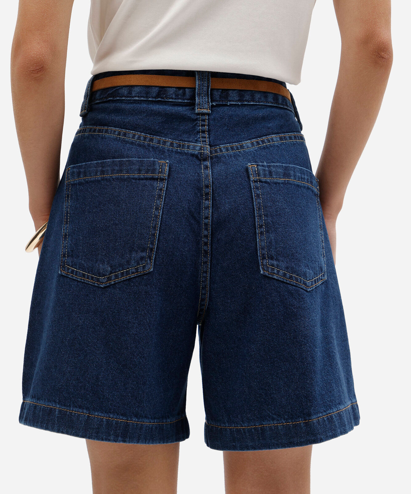 short midi carpenter jeans cintura alta com cinto azul