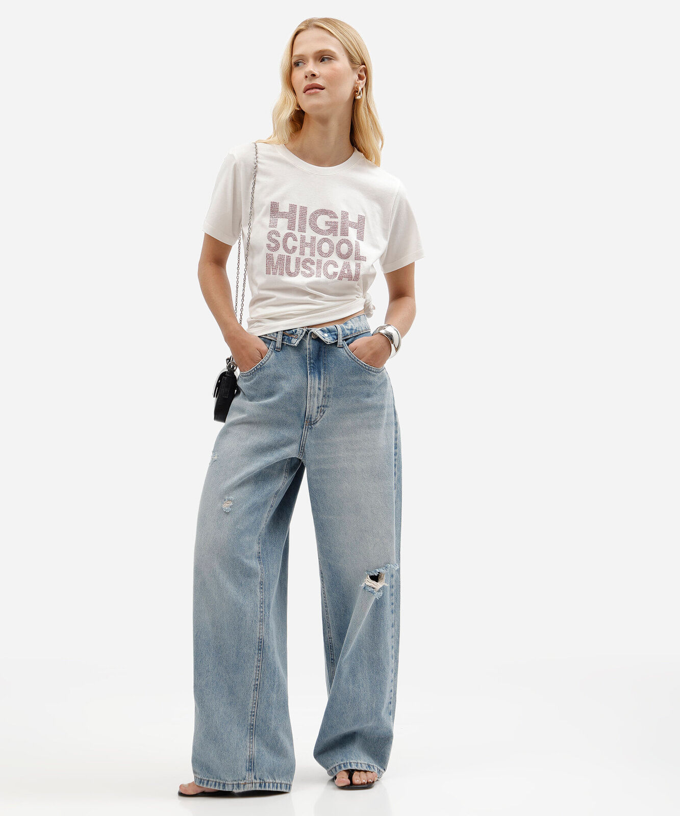 camiseta feminina de algodão manga curta high school musical off white