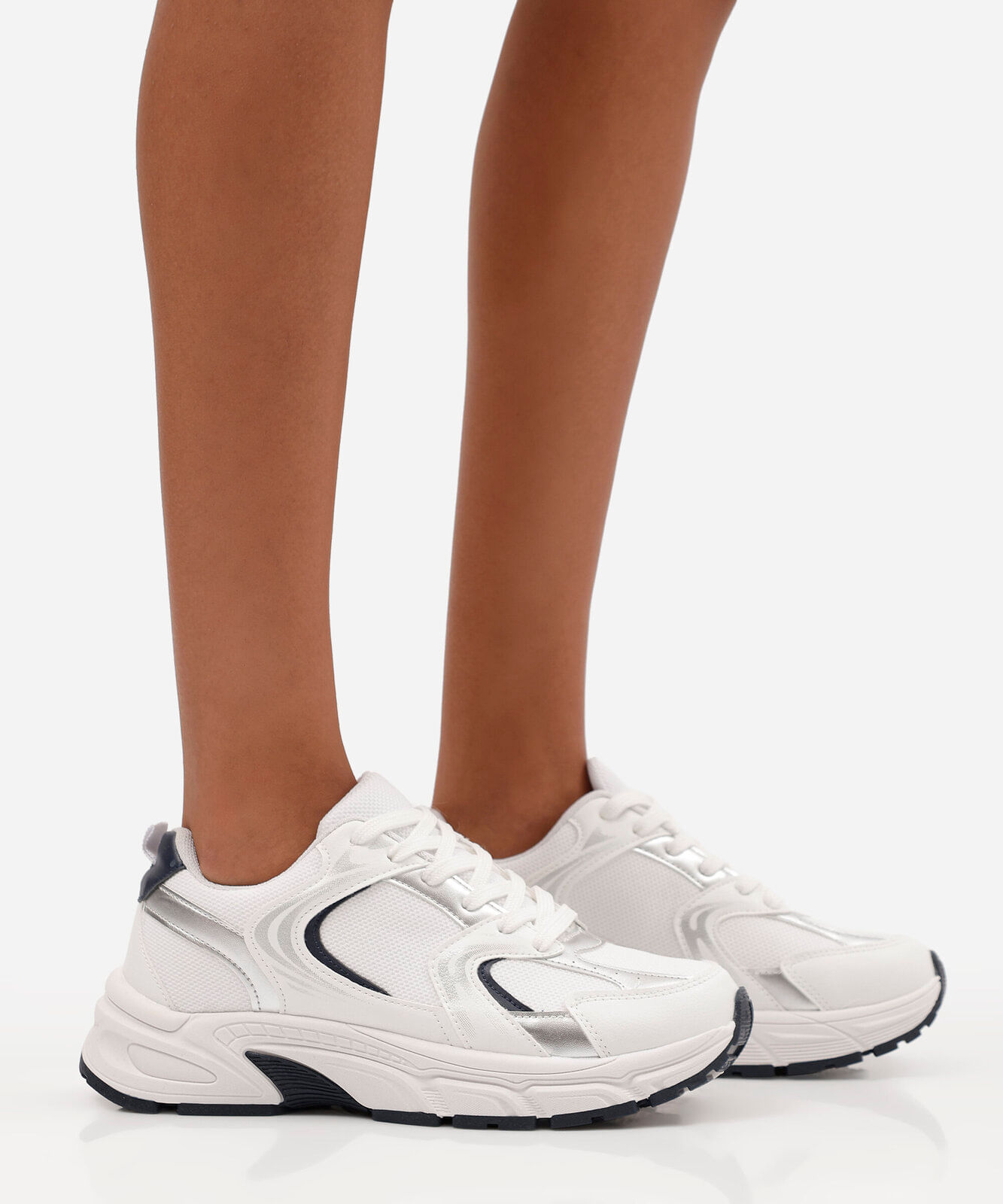 tênis chunky feminino com recortes branco