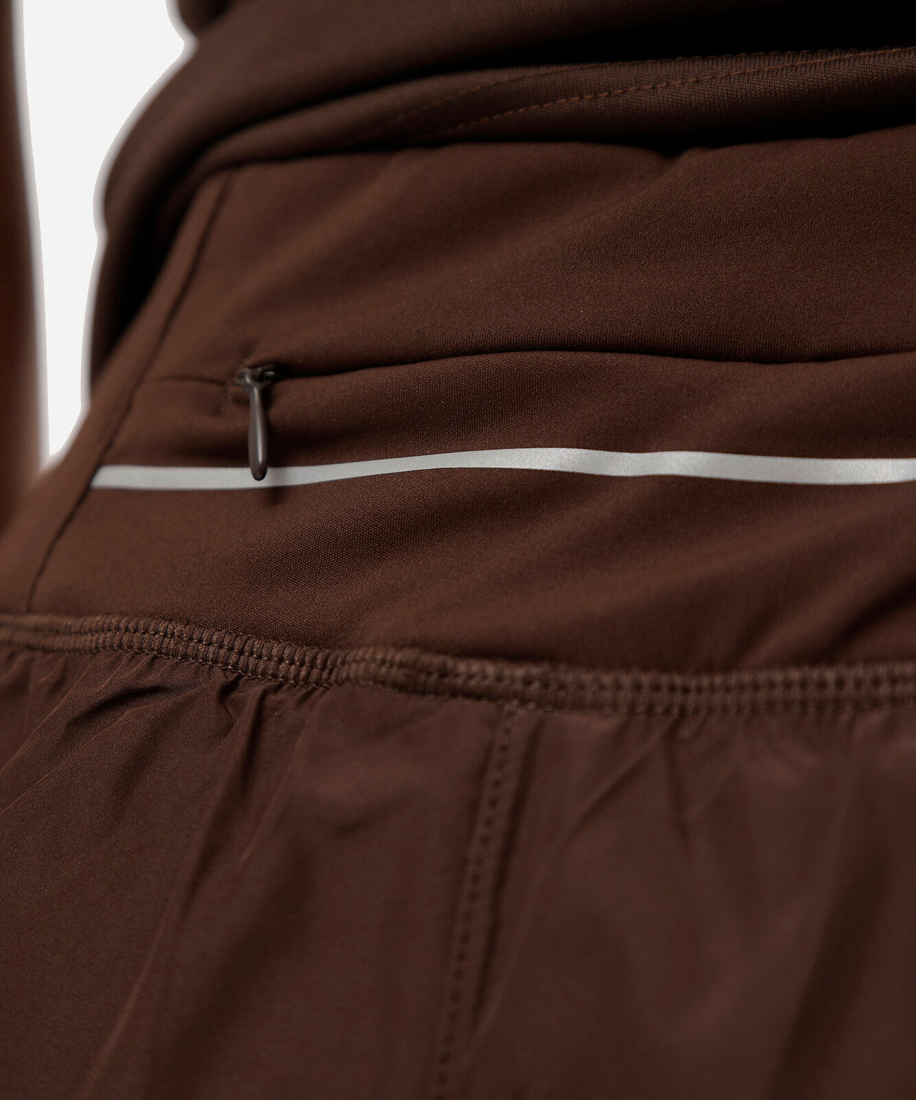 short esportivo feminino de poliamida com bermuda interna marrom