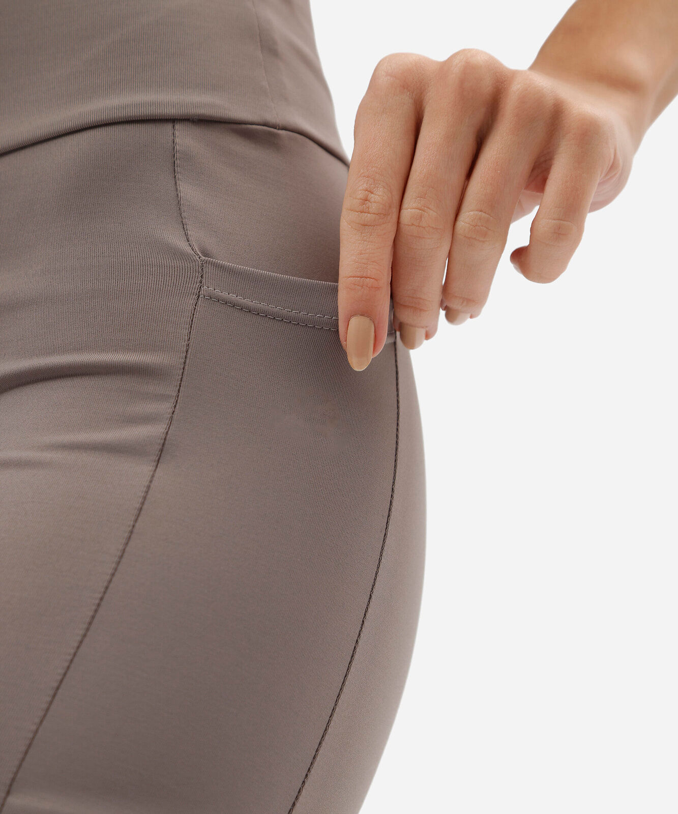 bermuda feminina com bolso esportiva cinza