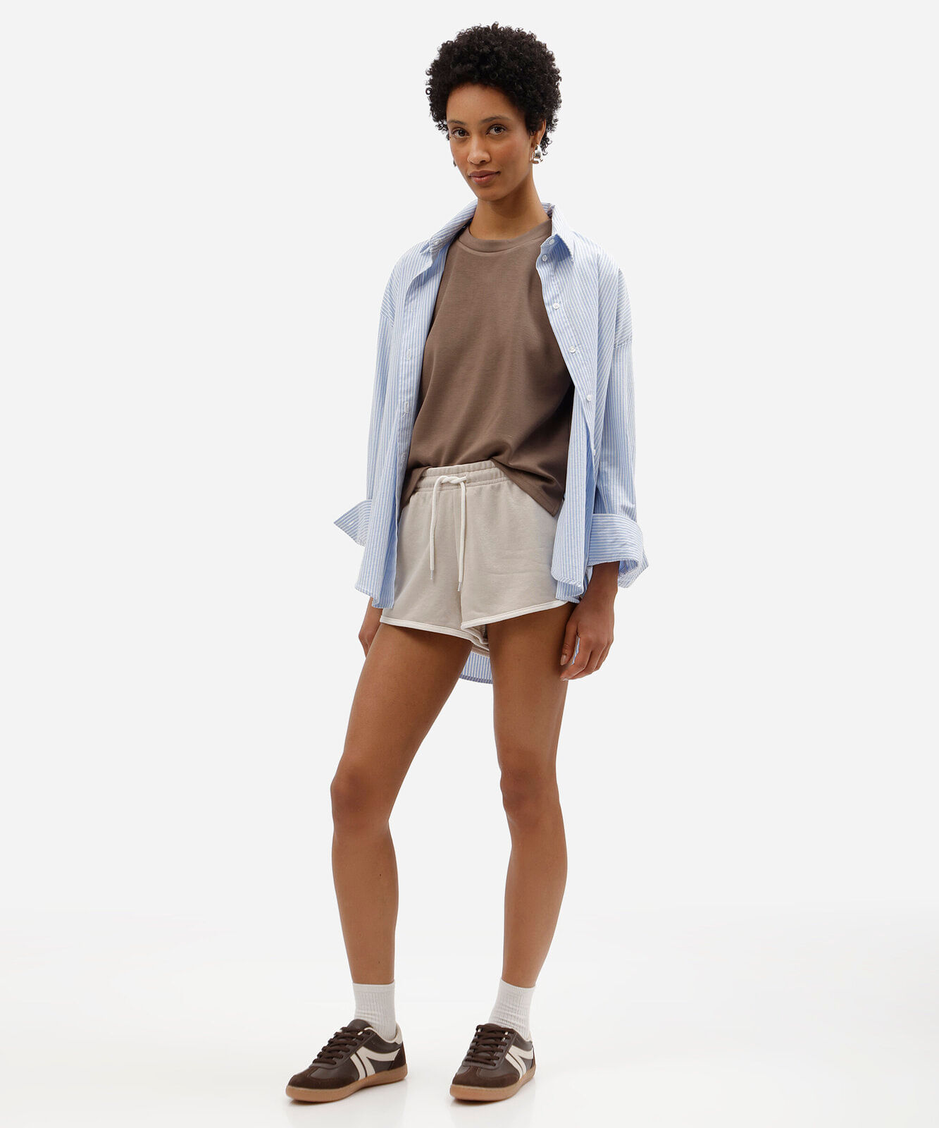 short básico feminino com elástico cinza