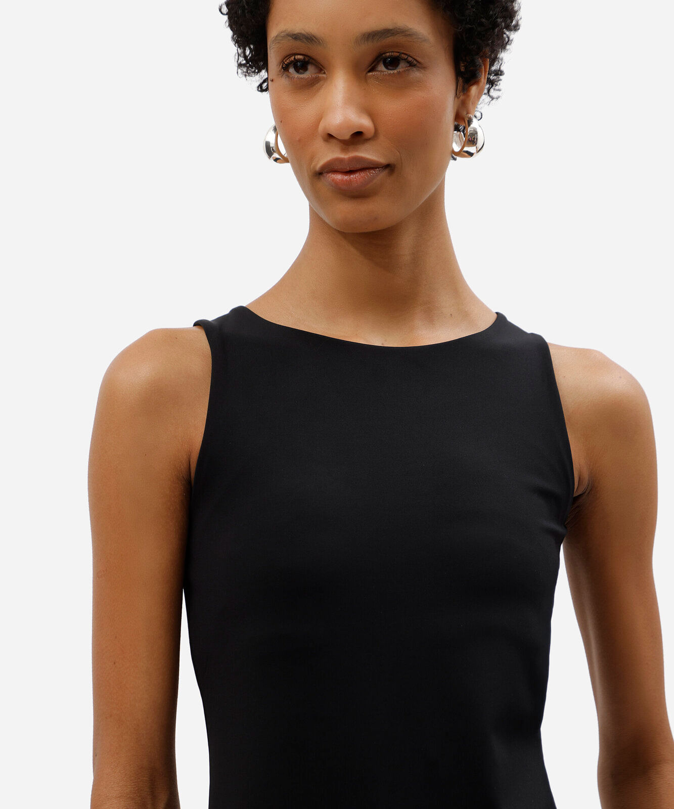 vestido midi feminino básico de poliamida com bojo removível preto