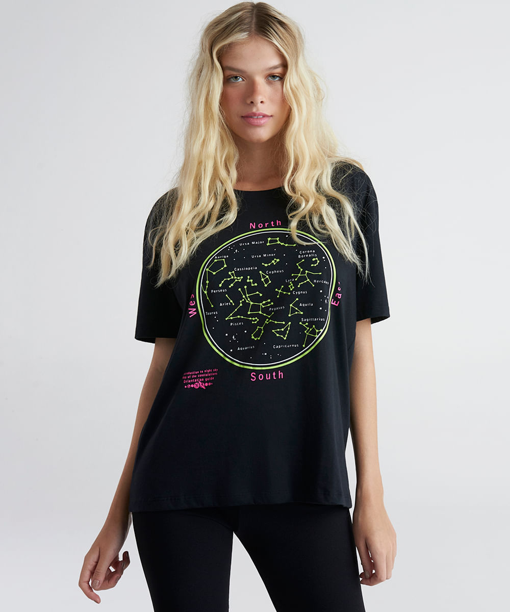 T-shirt Feminina Mindset Manga Curta com Constelações Preta
