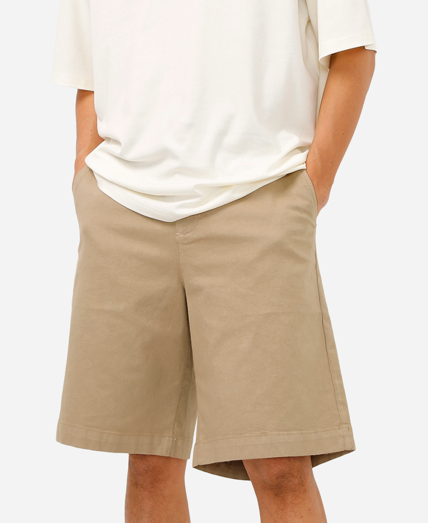 Confira seleção de bermudas de sarja bege masculinas
